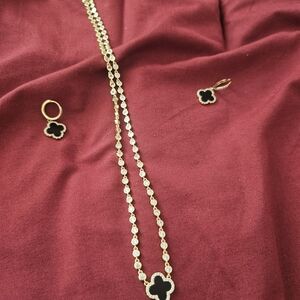 Elegant Gold and Black Clover Jewelry Set